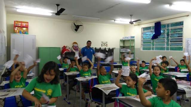 Oper&aacute;rio promove gincana com crian&ccedil;as em escolas sobre a hist&oacute;ria do clube