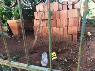 Carpinteiro de 43 anos &eacute; morto com 2 tiros no peito na casa do irm&atilde;o