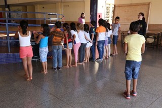 As crianças já começaram a ensaiar para a festa (Foto: Marcelo Victor)