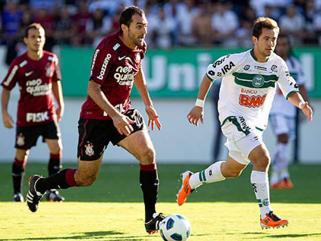  Corinthians sofre para vencer reservas do Coritiba em Araraquara