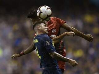 Com o resultado, o Boca passou a liderar o grupo G com 11 enquanto o Athletico ficou com nove, em segundo. (Foto: Juan Mabromata/AFP/ReproduçãoGazetaEsportiva)