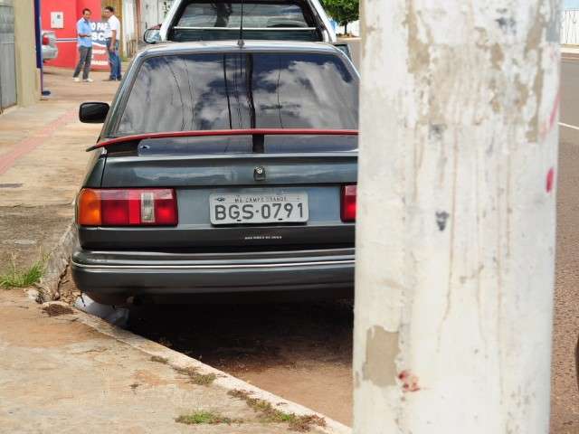 Testemunhas dizem que tiroteio foi de uma quadra a outra durante assalto