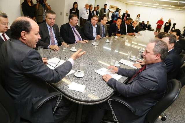 Assembl&eacute;ia firma acordo com sindicato para an&aacute;lise de projetos na &aacute;rea fiscal