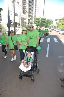 Casal de médicos e filho também aderiram a campanha vestindo verde, como os demais participantes (Foto: Marcelo Calazans)