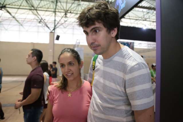 Entre competi&ccedil;&otilde;es e apresenta&ccedil;&otilde;es, feira tem at&eacute; pra&ccedil;a de alimenta&ccedil;&atilde;o fitness