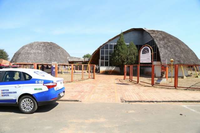 Defendendo a renova&ccedil;&atilde;o, novo cacique de aldeia urbana tem 36 anos 