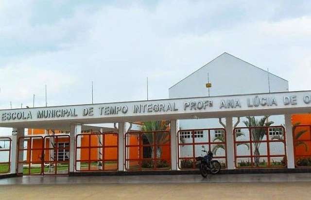 Passeio cicl&iacute;stico de escola alerta para vida saud&aacute;vel e respeito no tr&acirc;nsito