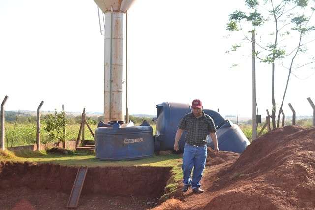 &Iacute;ndios bloqueiam rodovia pelo 3&ordm; dia seguido para cobrar po&ccedil;os artesianos
