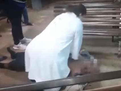 Vídeo mostra tentativa de salvar idoso, que morre em frente à UPA 