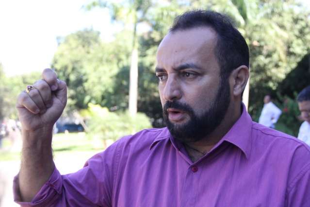 Servidores v&atilde;o &agrave; Assembleia e anunciam passeata contra o reajuste zero 