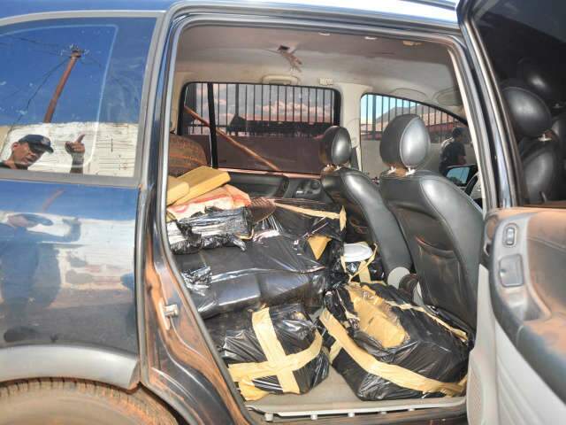  Carro carregado com maconha &eacute; encontrado em frente de escola na Capital 