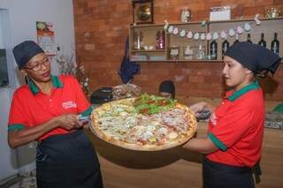 Lugar é perfeito para reunir a família inteira e dividir uma pizza de 20 fatias. - Foto: Paulo Francis