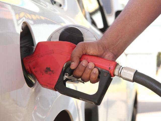 Pre&ccedil;o do etanol dispara e chega a 86% do valor da gasolina na Capital