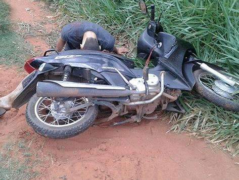 Jovem &eacute; encontrado morto ao lado de motocicleta em estrada de terra 