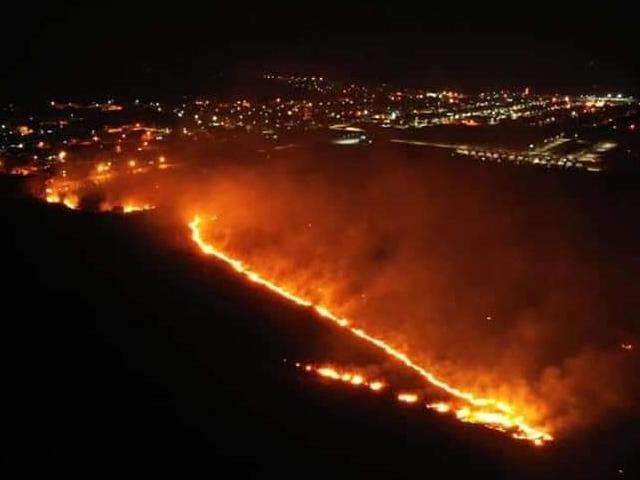 Fogo atinge fazenda de Bodoquena e avan&ccedil;a em dire&ccedil;&atilde;o &agrave; &aacute;rea urbana