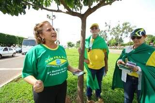 No dia do Exército, aposentados protestam a favor da intervenção militar No dia do Exército, aposentados protestam a favor da intervenção militar