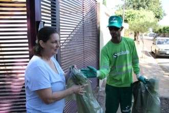 Campanha ambiental procura sensibilizar feirantes a manter ruas limpas