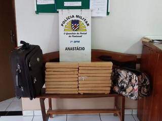 Traficante que seguia de carona em ve&iacute;culo &eacute; preso com 23 quilos de maconha