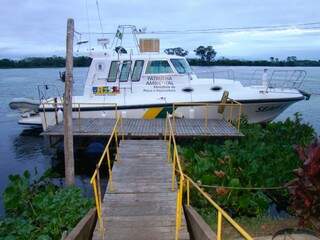 Lancha usada em fiscalização foi comprada em parceria com o Ministério da Pesca (Foto: Divulgação/PMA)