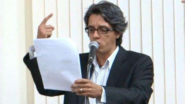 Vereador quer reduzir pela metade sal&aacute;rios de legisladores e do prefeito