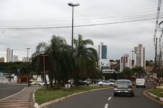 Rotatória no entroncamento das ruas Ceará com Joaquim Murtinho é um dos pontos considerados críticos (Foto: Marcos Ermínio)