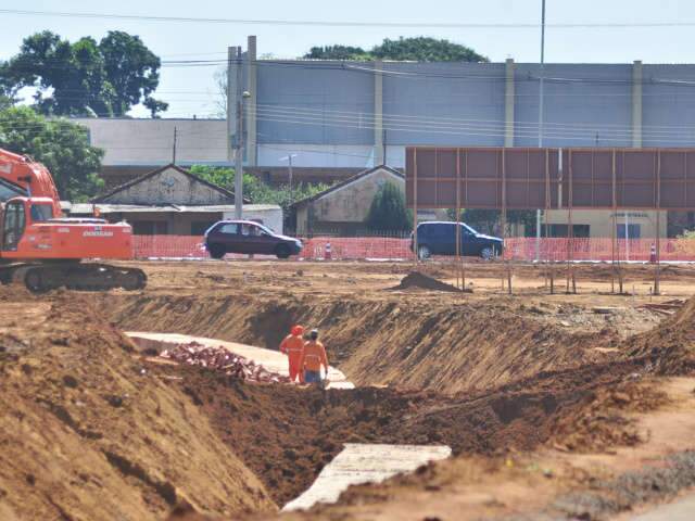  Ilumina&ccedil;&atilde;o p&uacute;blica vai receber R$ 20 milh&otilde;es, R$ 8 milh&otilde;es para novas vias