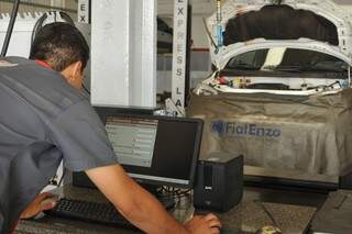 Oficina conta com tecnologia de ponta para avaliação dos veículos. (Foto: Alcides Neto)