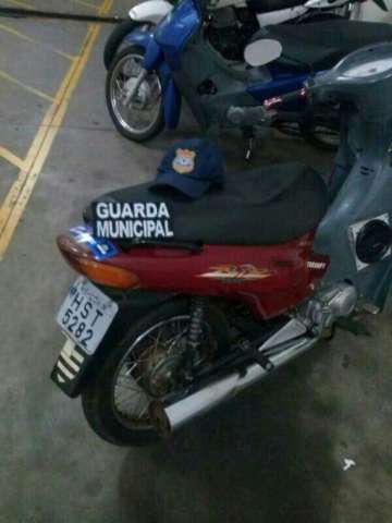 Condutor &eacute; preso com moto furtada no bairro Nova Lima