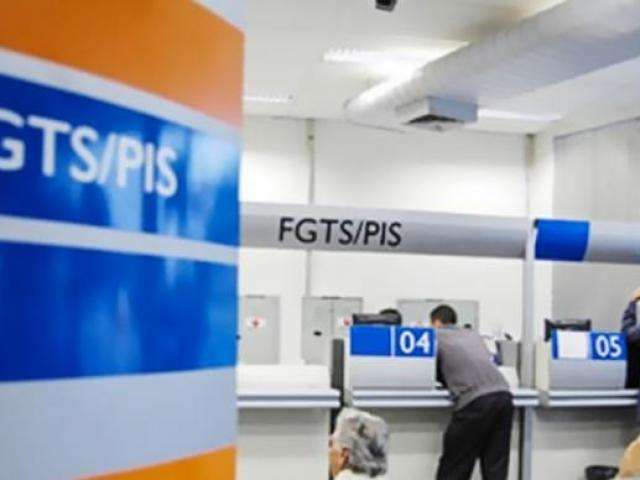 Trabalhadores nascidos em mar&ccedil;o e abril j&aacute; podem sacar abono salarial do PIS