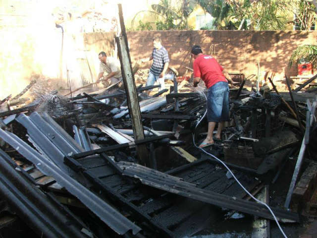  Inc&ecirc;ndio em Camapu&atilde; deixa homem em estado grave, com 70% do corpo queimado