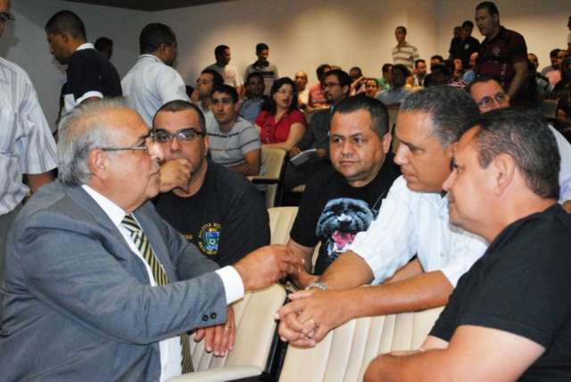 Assembleia aprova reajuste de PMs e conclui vota&ccedil;&atilde;o de tabelas salariais