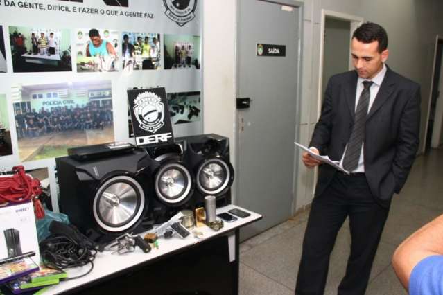 Quadrilha analisava rotina de mot&eacute;is e usava t&aacute;xi para cometer roubos