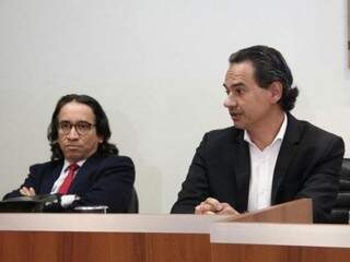 Aroldo Lima, procurador do MP, e o Marquinhos Trad durante audiência sobre a cobrança retroativa; os dois tiveram embate (Foto: Marcos Ermínio/Arquivo)
