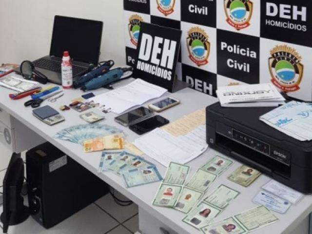 Busca por arma leva pol&iacute;cia a descobrir esquema de falsifica&ccedil;&atilde;o de documentos