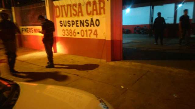 Motociclista morto com 4 tiros na Rua da Divis&atilde;o tinha 23 anos e autor fugiu