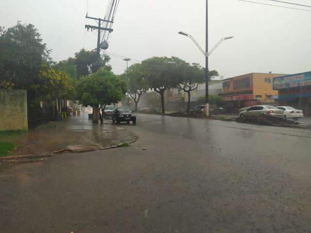 Dourados tem 80 mil&iacute;metros acumulados em dois dias seguidos de chuva