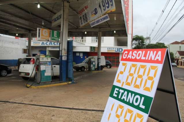 Mesmo ap&oacute;s reajustes, &eacute; poss&iacute;vel abastecer com gasolina a R$ 2,88 o litro