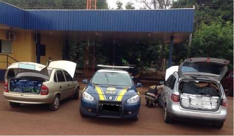 PRF acha dois carros furtados com 700 kg de maconha