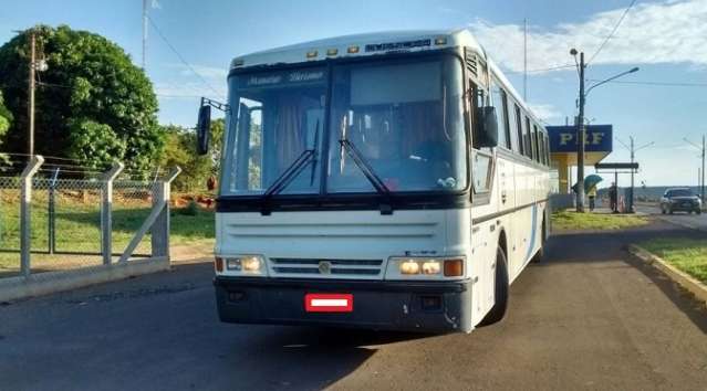 Propriet&aacute;rio de &ocirc;nibus &eacute; autuado por transporte irregular de passageiros