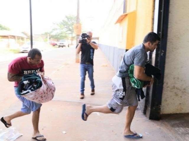 Quatro meses ap&oacute;s pris&atilde;o, guarda suspeito de integrar mil&iacute;cia &eacute; demitido