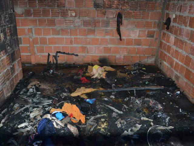  Crian&ccedil;as ficam sozinhas e acabam provocando inc&ecirc;ndio em casa