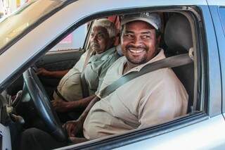 Maioria dos motoristas ouvidos pelo Campo Grande News exige cinto de segurança dos passageiros (Foto: Fernando Antunes)