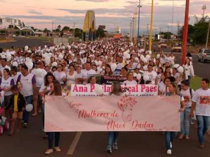 Caminhada reúne 4 mil pessoas em protesto contra feminicídios