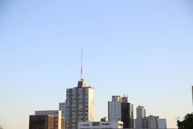 Previs&atilde;o de tempo claro com m&aacute;xima de 30&ordm;C e chuvas no Sul do Estado