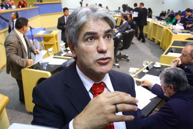 Base aliada de Bernal se re&uacute;ne hoje para discutir demiss&atilde;o de Freire