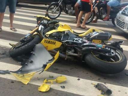 Colisão entre carro e motocicleta mata homem na Euler de Azevedo