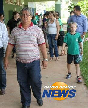  Adolescente que matou diretor de escola se apresenta &agrave; Pol&iacute;cia