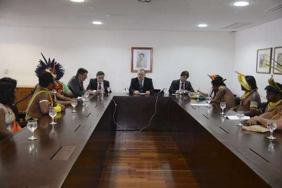 Em reuni&atilde;o com caciques, ministro diz que Governo &eacute; contra PEC 215