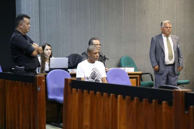 Acusado de morte em guerra entre fam&iacute;lias &eacute; condenado a 13 anos