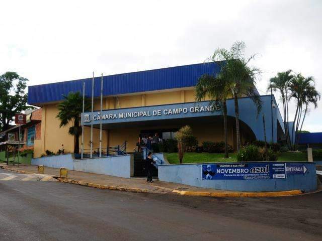 Aprovado projeto que prev&ecirc; placa informando paralisa&ccedil;&atilde;o de obra